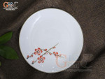 Đĩa tròn men trắng vẽ hoa Đào đỏ, đường kính 22cm