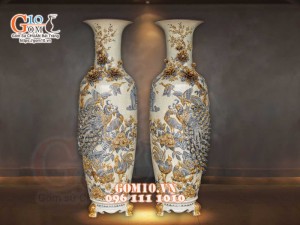 Lọ lộc bình men rạn đắp nổi