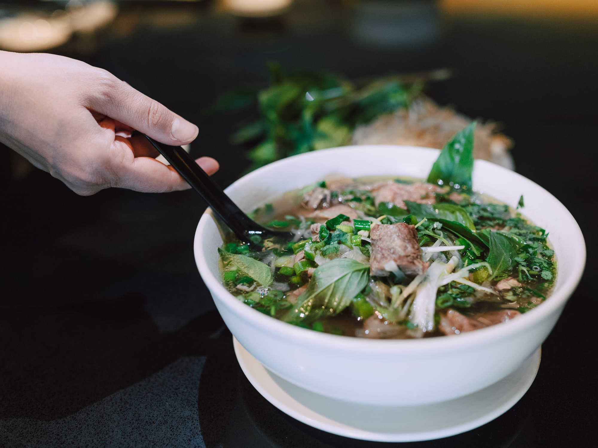 Tư Vấn Nhanh Lựa Chọn Bát Tô Sứ Cho Nhà Hàng, Quán Phở Giúp Bạn Tiết Kiệm Thời Gian