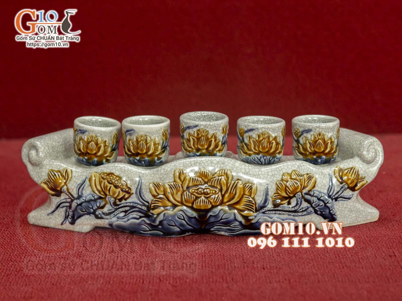 Bộ chén kỷ trên bàn thờ dùng để đựng gì