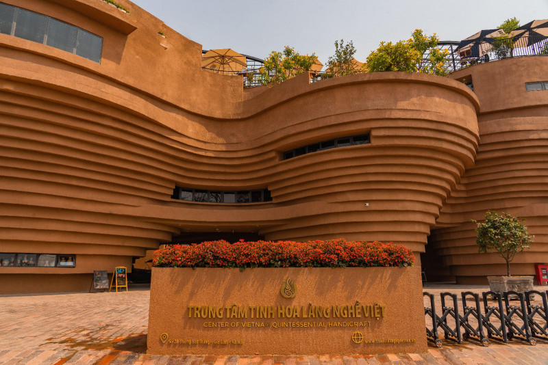 Cùng Gốm 10 khảm phá Trung tâm tinh hoa làng nghề việt - Công trình có kiến trúc độc lạ ở Việt Nam