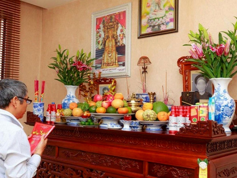 Cách sắp xếp bát đũa bàn thờ gia tiên đúng chuẩn