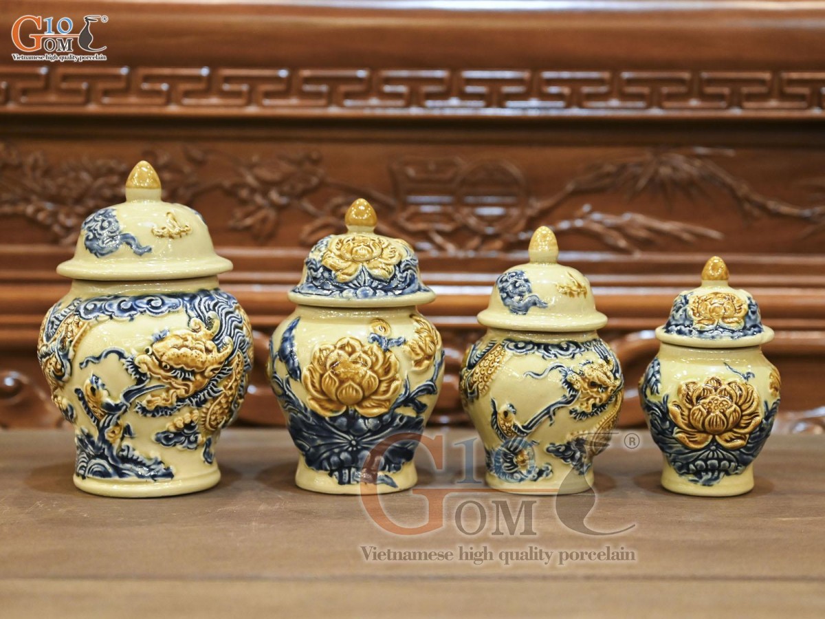 Chóe Thờ Cúng Chiếc Hũ Nhỏ Giữ Gìn Nếp Xưa