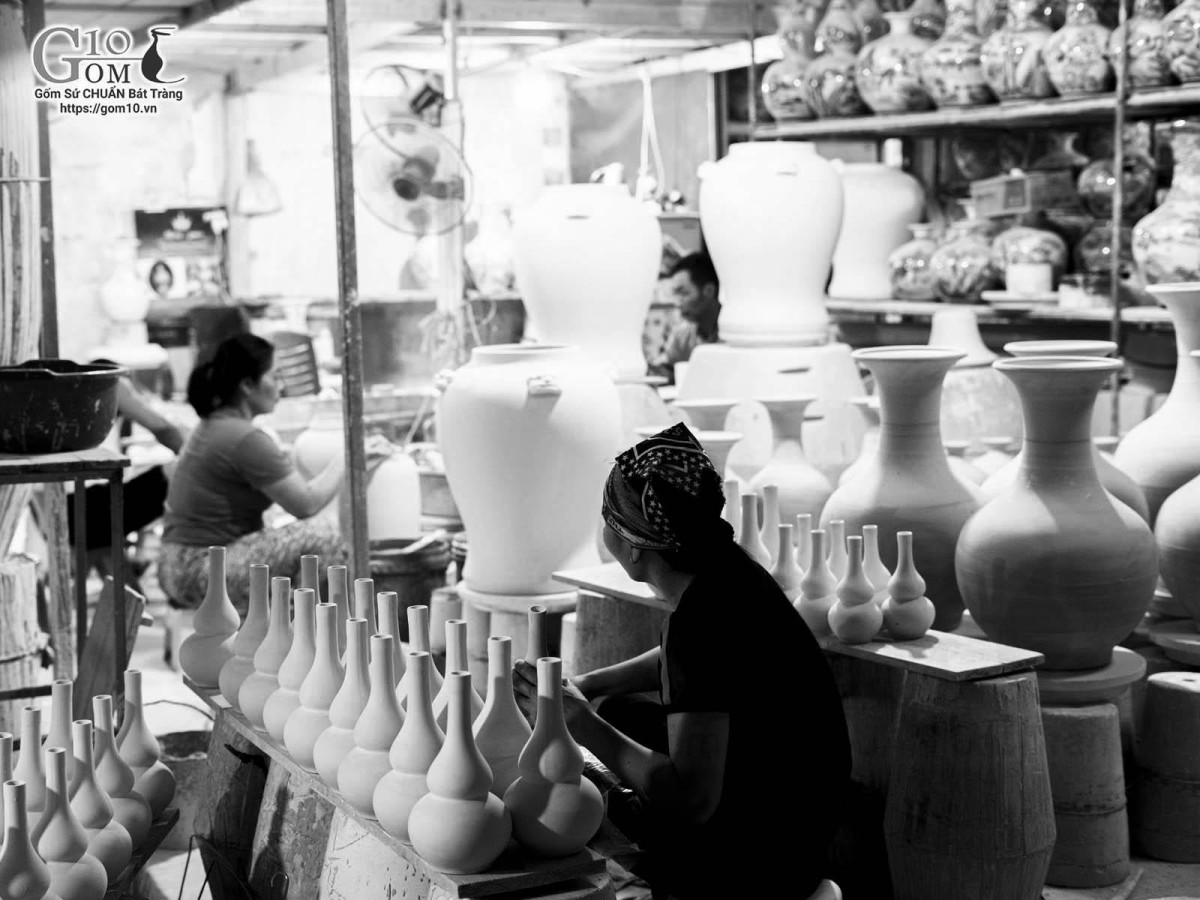 Nhiều người nhớ gốm Bát Tràng, ít người nhớ ai đã giữ lửa cho nó