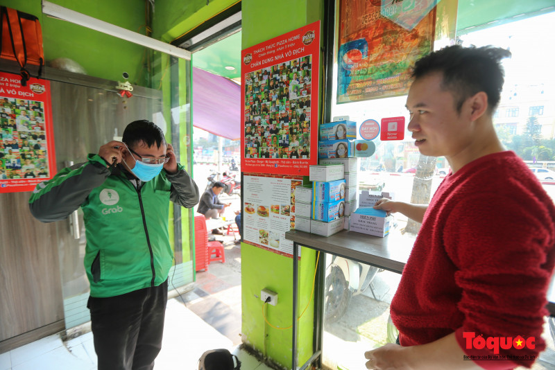 Dịch virus Corona Nơi phát khẩu trang miễn phí, nơi bán giá cắt cổ