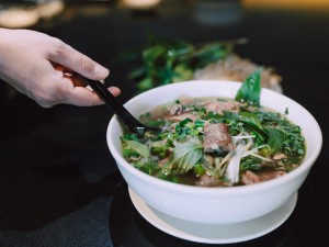 Tư Vấn Nhanh Lựa Chọn Bát Tô Sứ Cho Nhà Hàng, Quán Phở Giúp Bạn Tiết Kiệm Thời Gian