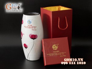 Hàng Trăm Lọ Hoa In Logo Quà Tặng Được Gửi Tới Công An Tỉnh Đồng Nai