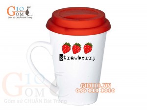  Cốc sứ dáng vát men trắng nắp silicon, in hình Dâu Tây , 400ml
