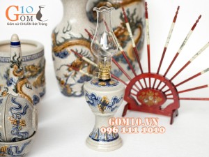 Đèn dầu men rạn đắp nổi cuốn thư 2