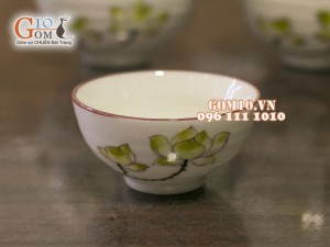 Bát cơm men kem vẽ hoa Sen vàng