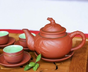 Bộ ấm chén men gốm, ganh đỏ đắp trúc 350ml