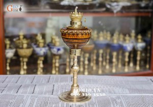 Đèn chân đồng men vàng Cao 25cm ( Chưa bóng )