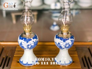 Đôi đèn thấp tròn bọc đồng men lam, vẽ sen