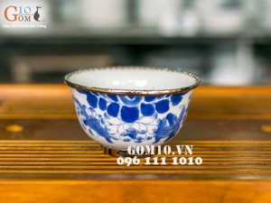 Bát cơm men lam vẽ sen, bọc đồng