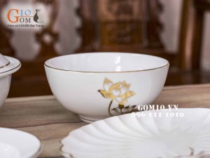 Bát cơm men trắng vẽ Sen Vàng Kim