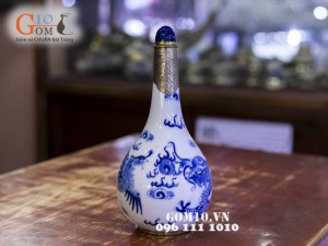 Nậm 1 bầu men lam