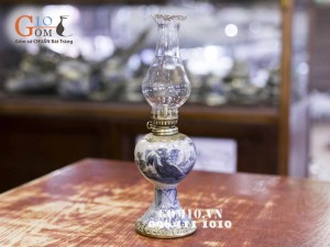 Đèn dầu chân váy men rạn cổ