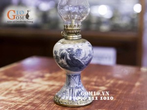 Đèn dầu chân váy men rạn cổ