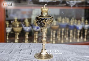 Đèn Chân Đồng Vẽ Phù Dung Men Vàng Cao 25cm