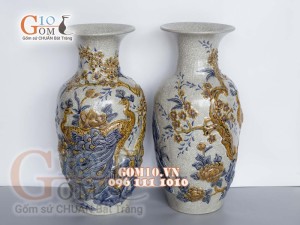 Đôi lọ lộc bình men rạn đắp nổi Công Đào, cao 52cm