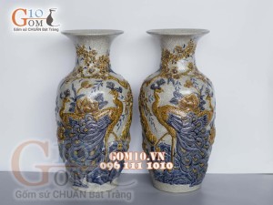 Đôi lọ lộc bình men rạn đắp nổi Công Đào, cao 52cm