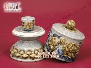 Bộ đài thờ men rạn đắp nổi Sen cao cấp, cao 20.5cm