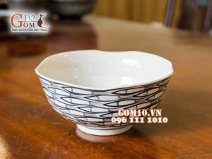 Bát tô sâu lượn men kem vẽ cá đàn Phi 18cm
