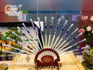 Bộ đũa thờ sứ 10 đôi kèm kệ