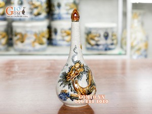 Nậm rượu cổ vút men rạn đắp nổi rồng 1L