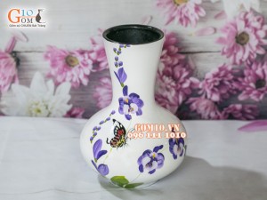 Lọ hoa sơn mài trắng dáng tỏi thấp vẽ hoa bướm 25cm