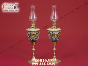Đôi đèn dầu vai vuông men rạn đắp nổi Sen cao cấp