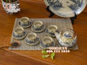 Ấm chén dáng Nhật men rạn cổ cảnh sơn thủy bọc đồng, 450ml