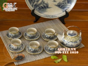 Ấm chén dáng Nhật men rạn cổ cảnh sơn thủy bọc đồng, 450ml