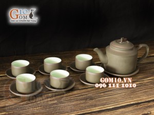 Ấm chén men rêu, dáng vai vuông kẻ chỉ đỏ, 350ml