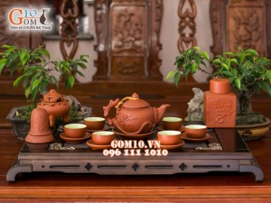 Ấm chén tử sa đắp nổi hoa đào đỏ 350ml, đầy đủ phụ kiện