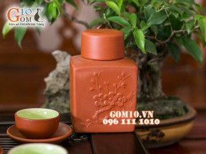 Ấm chén tử sa đắp nổi hoa tùng đen đỏ, đầy đủ phụ kiện