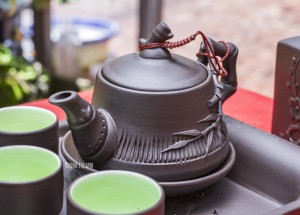 Ấm chén tử sa đắp trúc đen, đầy đủ phụ kiện 250ml