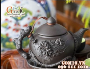 Ấm gốm đắp nổi hoa phù dung đen, 380ml