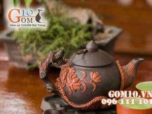 Ấm gốm đắp nổi hoa sen, 380ml