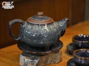 Ấm lẻ dáng quả hồng men hỏa biến 300ml