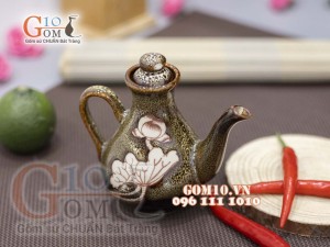 Ấm mắm cao men gấm vàng khắc sen