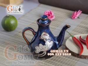 Ấm mắm cao men xanh đá khắc sen