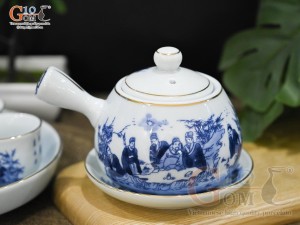 Ấm quai ngang men lam cổ họa tiết Trúc Lâm Thất Hiền kẻ chỉ viền vàng kim, 200ml 