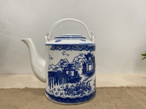 Ấm tích men trắng hoạ tiết cảnh Hà Nội, 3L