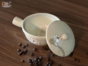 Bát chuôi men kem tấm vẽ Bạch Liên, đường kính 12cm