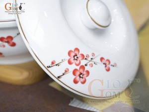 Âu cơm men trắng vẽ hoa Đào đỏ, đường kính 20cm