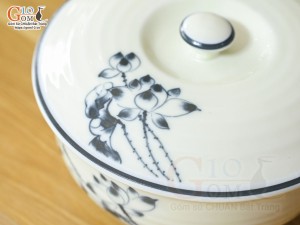 Âu cơm sen đen men kem, đường kính 20cm