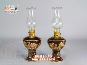 Đôi đèn dầu vai vuông Nâu đắp nổi Đào 23cm - vẽ vàng 24k