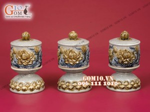 Bộ đài thờ men rạn đắp nổi Sen cao cấp, cao 20.5cm