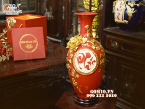 Bảo bình chữ Phúc đắp nổi dát vàng, nền đỏ, cao 42cm